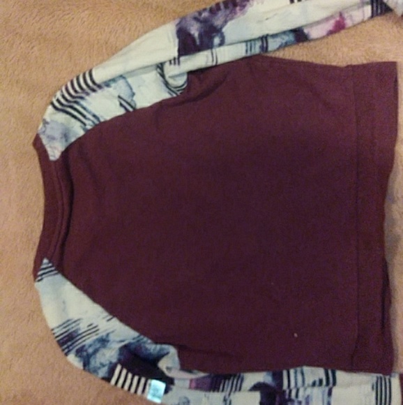 Maroon Reebok Sweatshirt - Picture 4 of 4